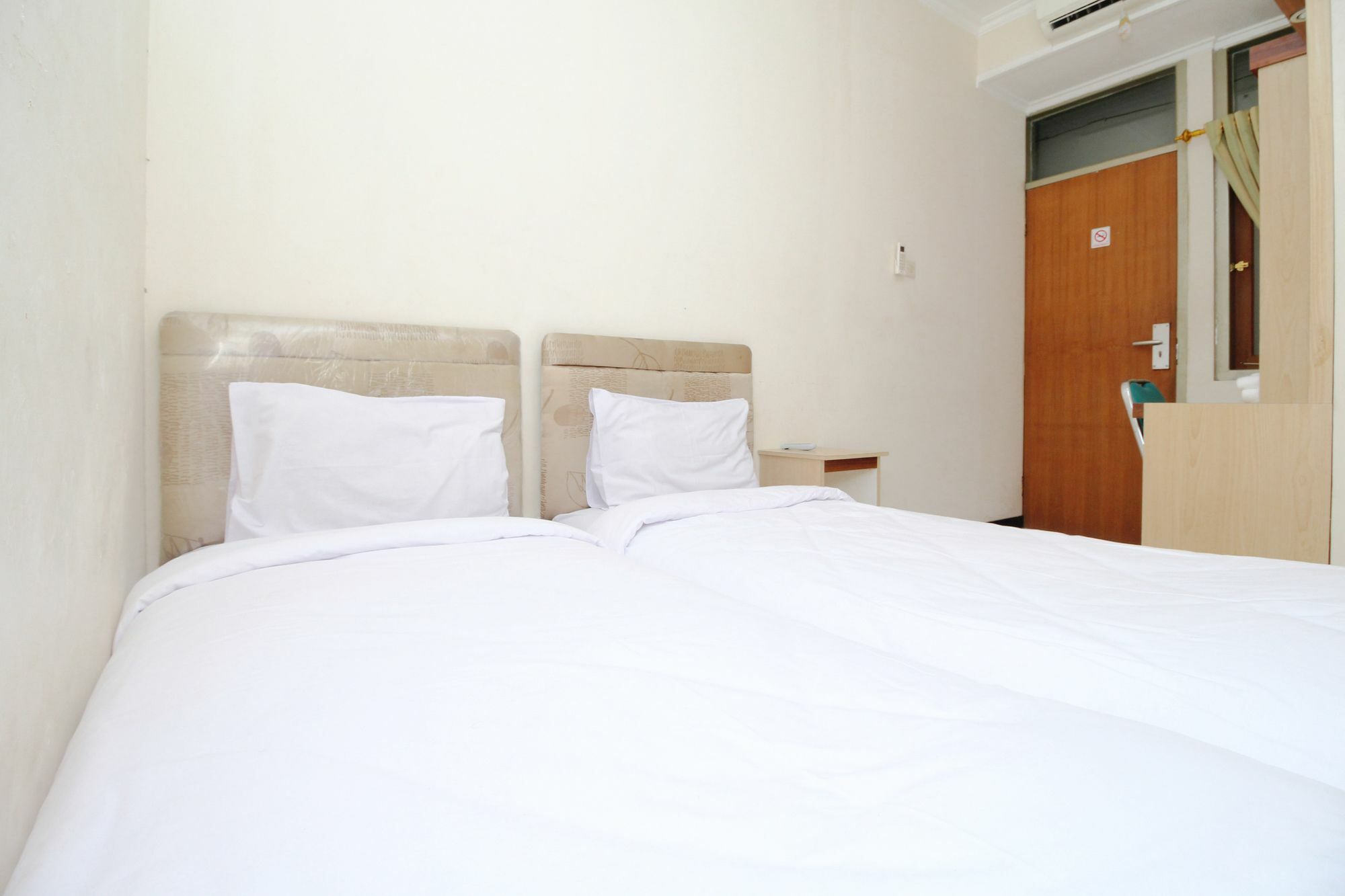 Myzone Homtel Hotel Semarang Exterior photo