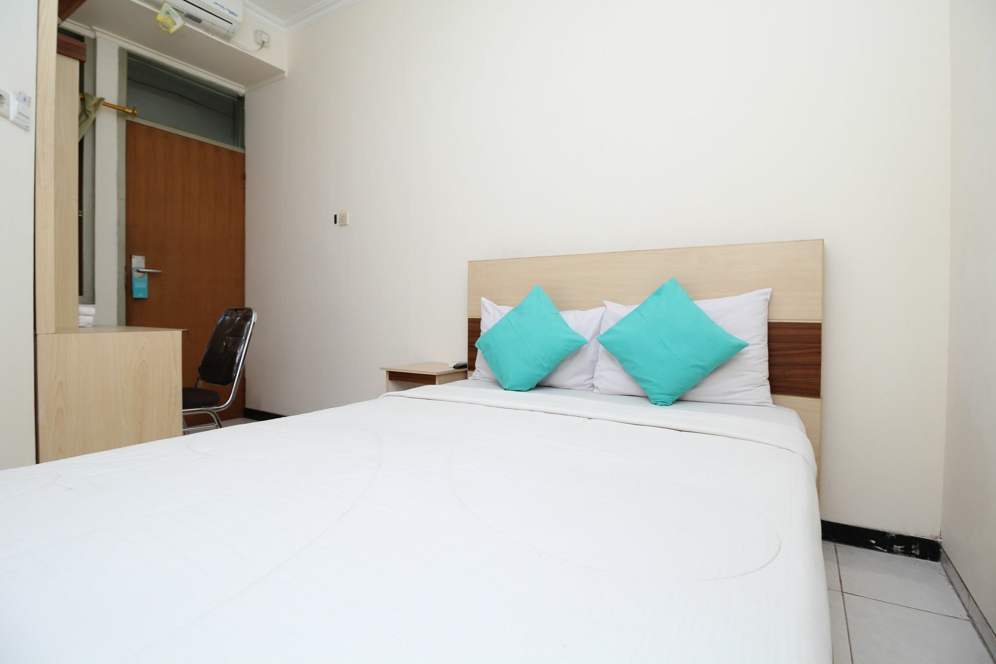 Myzone Homtel Hotel Semarang Exterior photo